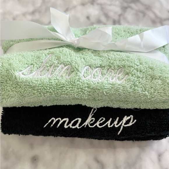 Skincare Washcloth Gift Set - Picture 3 of 3